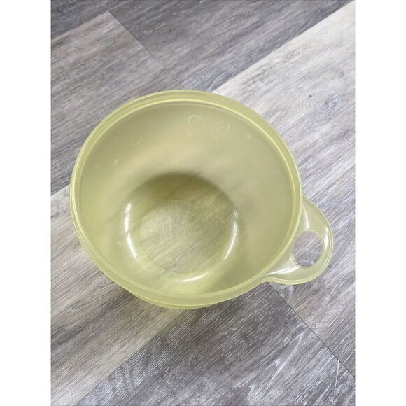 Disney Tupperware -yellow Minnie   Bowl NO LID  #4011A- RARE HTF - Picture 3 of 6